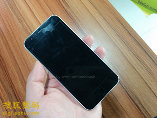 蘋(píng)果iPhone 6最新諜照曝光 后蓋或?yàn)槿X合金設(shè)計(jì)