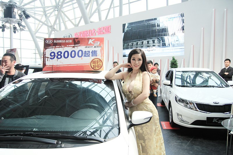 比亞迪“杠上”特斯拉：誰將贏得中國市場？