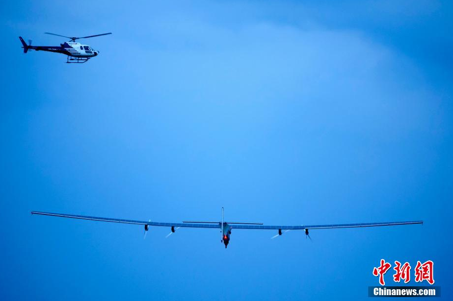 全球最大太陽能飛機(jī)瑞士首飛 寬72米1.7萬塊電池 