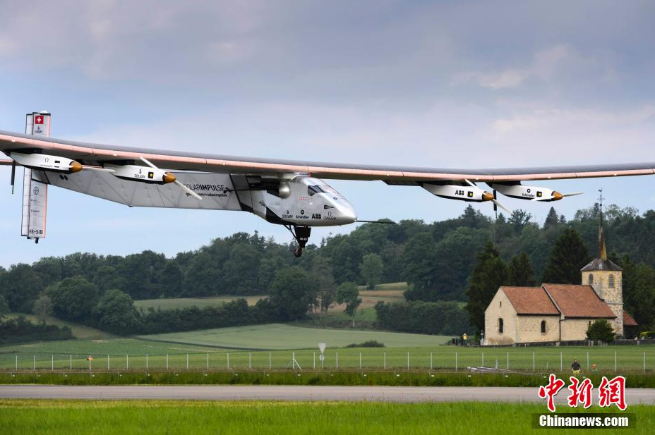 全球最大太陽能飛機(jī)瑞士首飛 寬72米1.7萬塊電池 