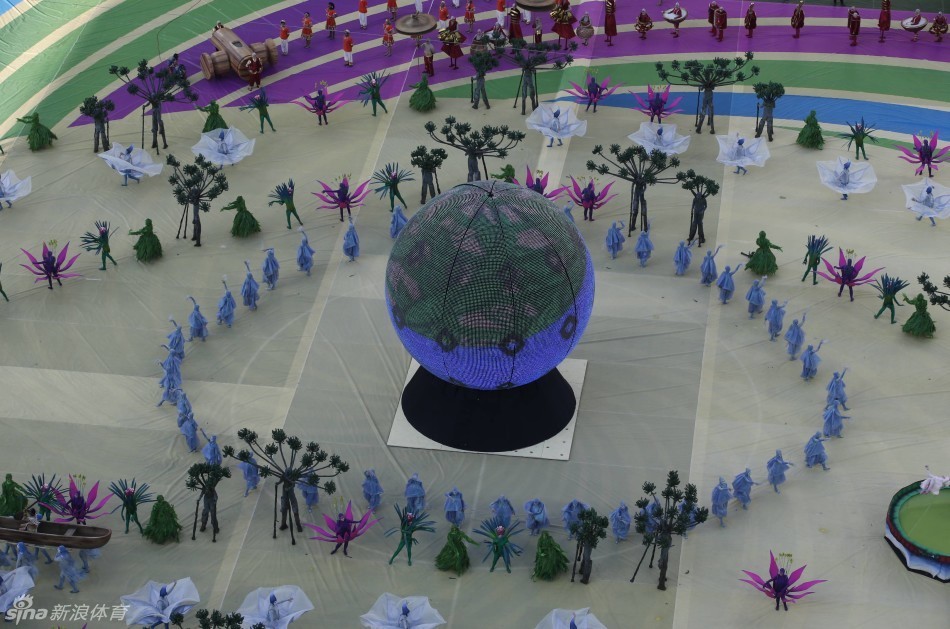 世界杯：中國(guó)制造真賺了 還是花錢買吆喝？