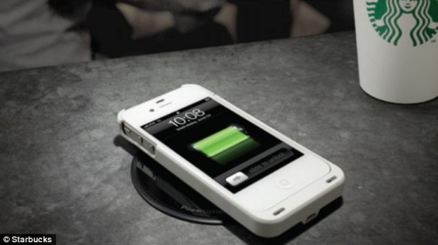 美國(guó)星巴克設(shè)置10萬個(gè)智能手機(jī)無線免費(fèi)充電板
