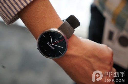 Moto 360上手試用：蘋果iWatch發布前最漂亮的智能手表