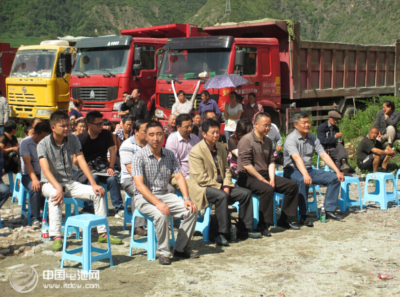 四川興能旗下甘孜州瀘興鋰業公司舉行開工儀式