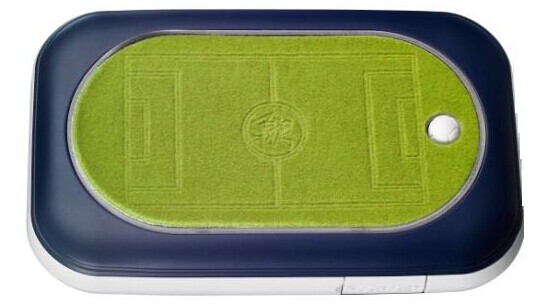 李鐵參與設(shè)計(jì)移動(dòng)電源 將足球元素注入電子產(chǎn)品