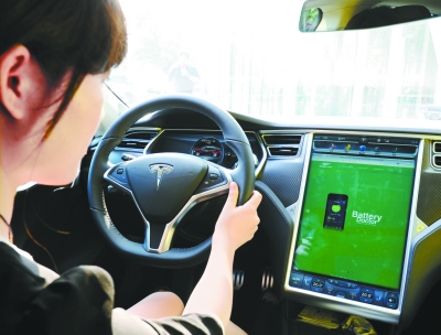 小米公司雷軍一人買了四輛 IT大佬為何鐘情特斯拉？