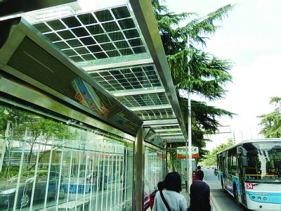 江蘇華富為青奧會儲能送光明  872套太陽能路燈電池
