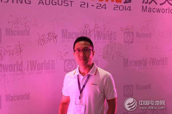 電小二攜手“特斯拉”亮相數(shù)字世界展會(huì)引轟動(dòng)