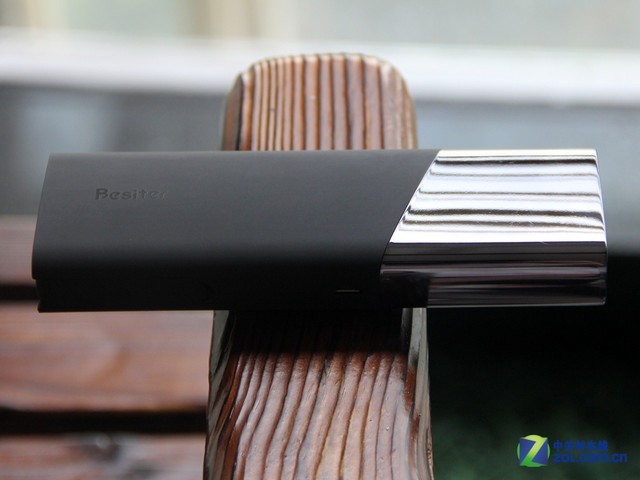 自帶臺燈 倍斯特BST-0157A移動電源賞析