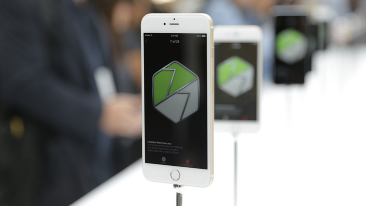 被指缺乏創(chuàng)新難掩蘋果iPhone6火爆銷售 北京移動4萬人預(yù)訂