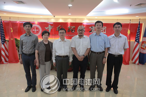 中科招商董事長單祥雙、哈工大副校長韓杰才、中國生產力促進中心協會秘書長劉玉蘭、中科創大總經理劉繼軍、哈工大管理學院副院長葉強和哈工大工業技術研究院副院長路忠鋒在中科招商合影