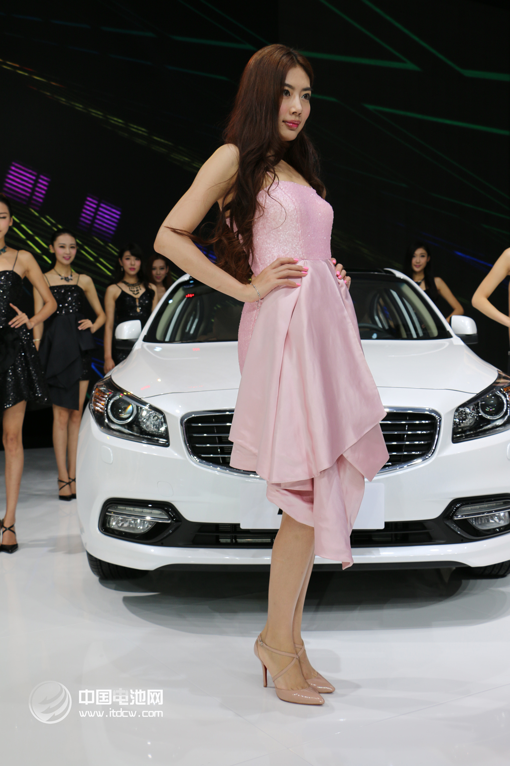 混動(dòng)車不能上新能源牌照引爭(zhēng)議