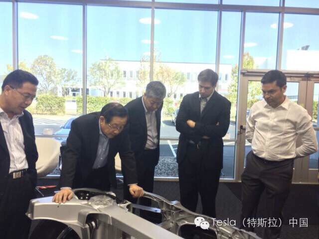 科技部部長(zhǎng)萬(wàn)鋼參觀特斯拉總部 聽(tīng)美國(guó)車(chē)主怎么說(shuō)