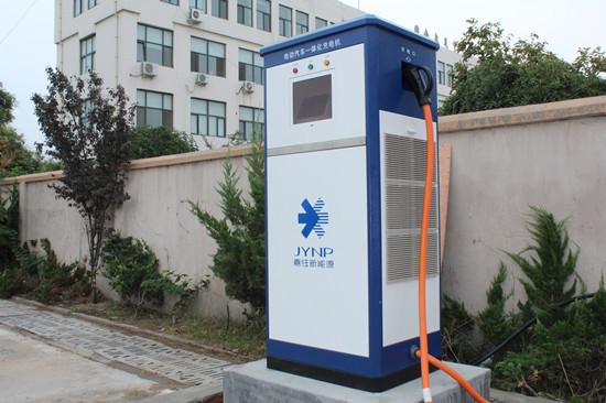 青島首輛直充電動公交城陽開跑  里程可達80-100公里