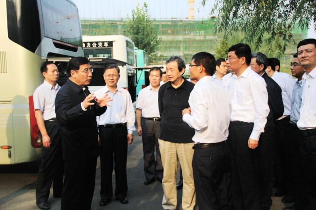 工信部部長苗圩到天津松正等企業調研新能源車 工信部部長苗圩到天津松正等企業調研新能源車