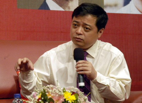 南存輝:轉(zhuǎn)型升級要主動(dòng)擁抱互聯(lián)網(wǎng)思維 南存輝:轉(zhuǎn)型升級要主動(dòng)擁抱互聯(lián)網(wǎng)思維