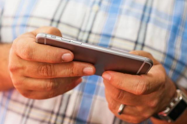 蘋果iPhone 6無需這么薄 應(yīng)該加大電池容量 