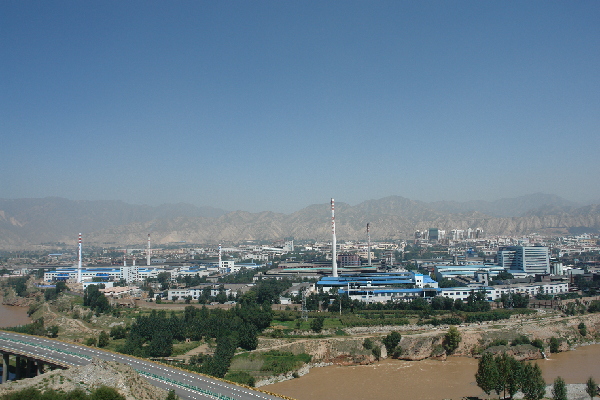 方大炭素：八年鋪就輝煌路 揚(yáng)鞭奮蹄正當(dāng)時(shí)