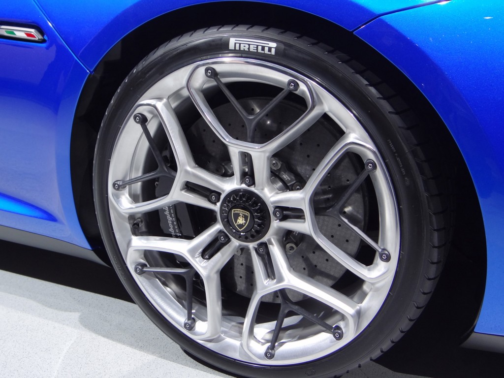 蘭博基尼首款插電混合動力超跑亮相2014巴黎車展