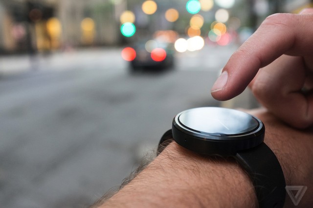 軟件升級包大幅延長 摩托羅拉Moto360電池續航時間 軟件升級包大幅延長 摩托羅拉Moto360電池續航時間