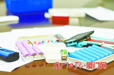 揭秘充電寶亂象 次品成本僅5元還有爆炸風險