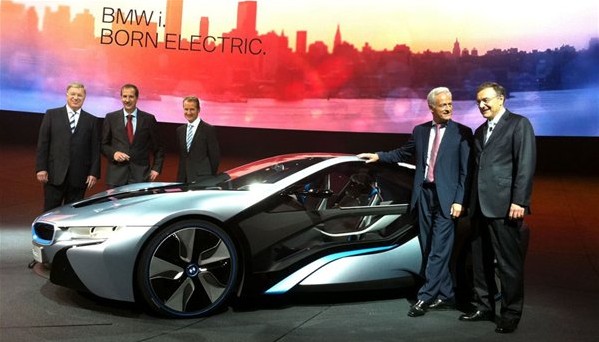 寶馬、凱迪拉克、特斯拉推出電動車升級版 銷量持續上升 寶馬、凱迪拉克、特斯拉推出電動車升級版 銷量持續上升