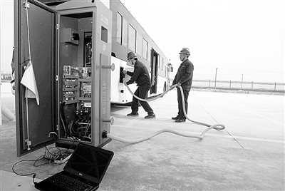 山東省濰坊市建設成功首座電動汽車充電站