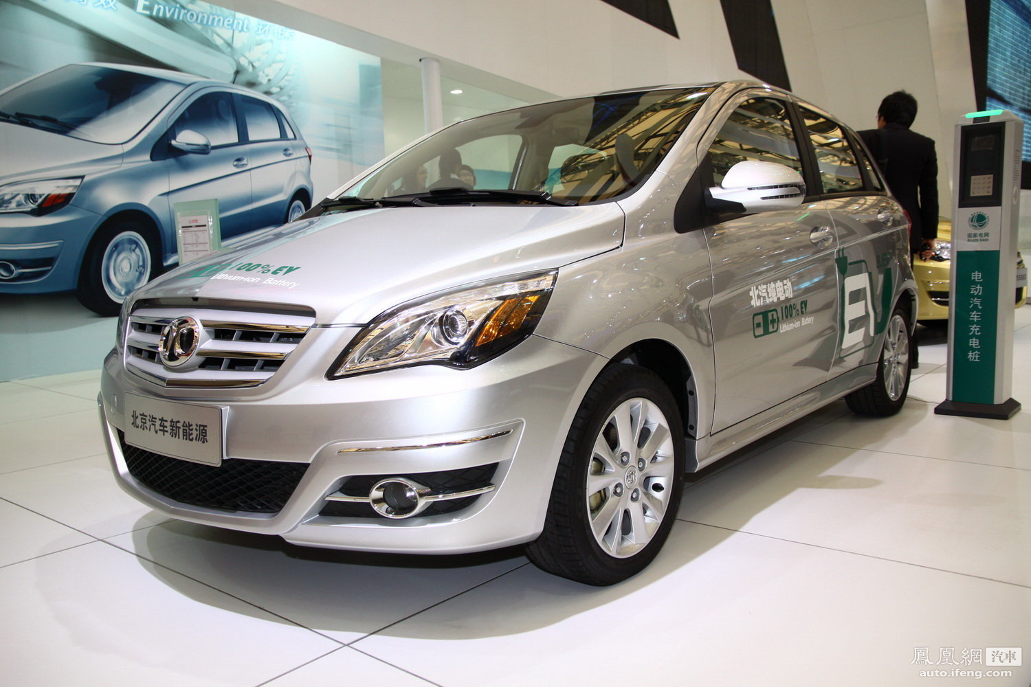 純電動(dòng)汽車(chē)和電池應(yīng)分離發(fā)展 統(tǒng)一電池規(guī)格標(biāo)準(zhǔn)