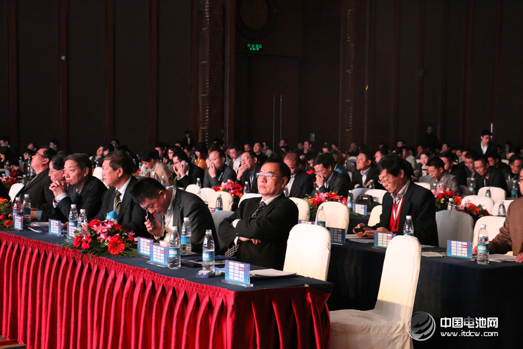 第二屆中國(guó)(成都)鋰電新能源產(chǎn)業(yè)國(guó)際高峰論壇