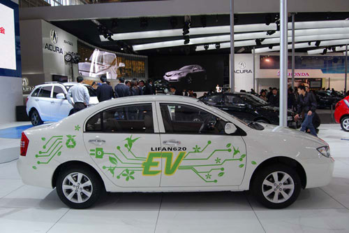 新能源汽車推廣兩難待解 比亞迪借“秦”占半壁江山 新能源汽車推廣兩難待解 比亞迪借“秦”占半壁江山