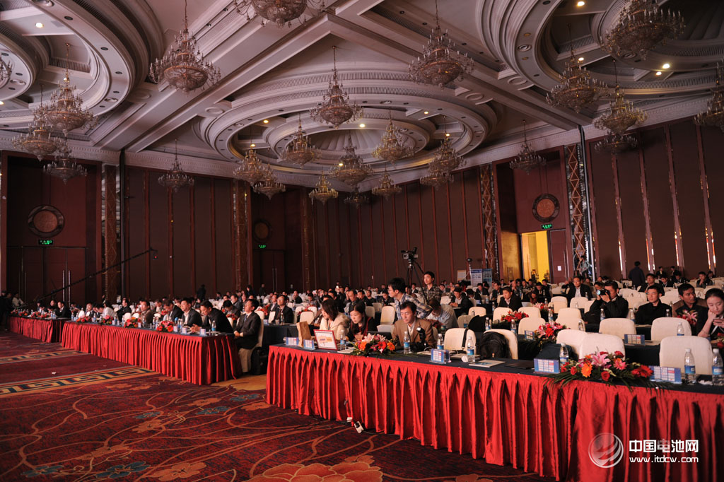 2014年第二屆中國（成都）鋰電新能源產業(yè)國際高峰論壇