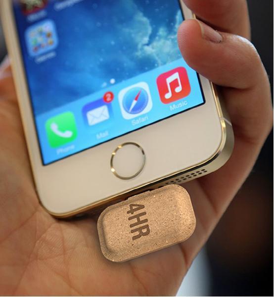 手機(jī)突然沒電怎么破？買片一次性紙片電池