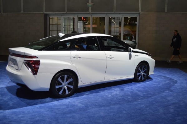 從未如此饑渴:洛杉磯車展上的燃料電池汽車 從未如此饑渴:洛杉磯車展上的燃料電池汽車