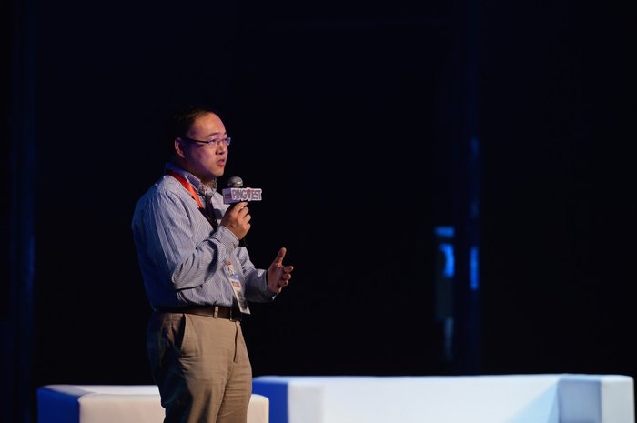 它是一部“Baidu”牌的智能單車?，F(xiàn)在，百度給它的官方名稱是“DuBike”。