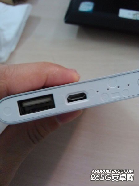小米超薄移動電源曝接口問題 重銷量不重細節