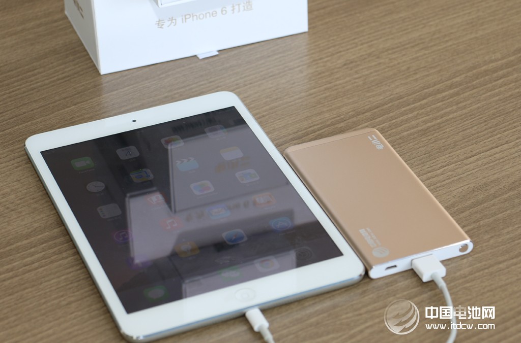 愛了，就不要釋手！電小二鋒6移動電源到手