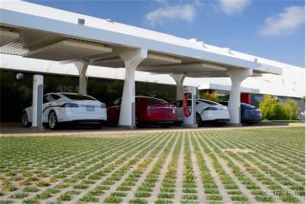 特斯拉CEO馬斯克的霸業(yè)：電動(dòng)汽車只是個(gè)楔子而已