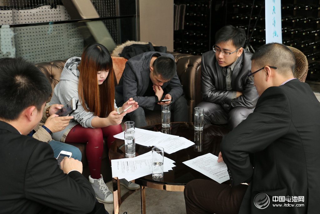 蘋果iPhone天生伴侶 深圳倍斯特推出小蘋果移動(dòng)電源 蘋果iPhone天生伴侶 深圳倍斯特推出小蘋果移動(dòng)電源