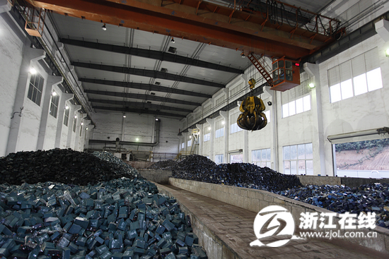 浙江長興廢舊鉛蓄電池“涅槃重生” 廢水處理后能養(yǎng)魚