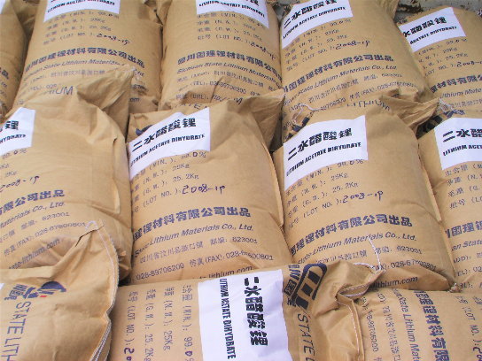 碳酸鋰逆勢上揚 呈現(xiàn)化工“萬綠叢中一點紅” 碳酸鋰逆勢上揚 呈現(xiàn)化工“萬綠叢中一點紅”