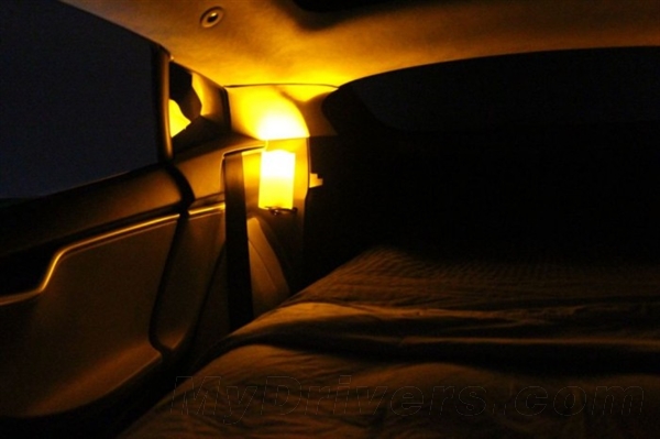 牛人把特斯拉改造成旅館：你想開房嗎？