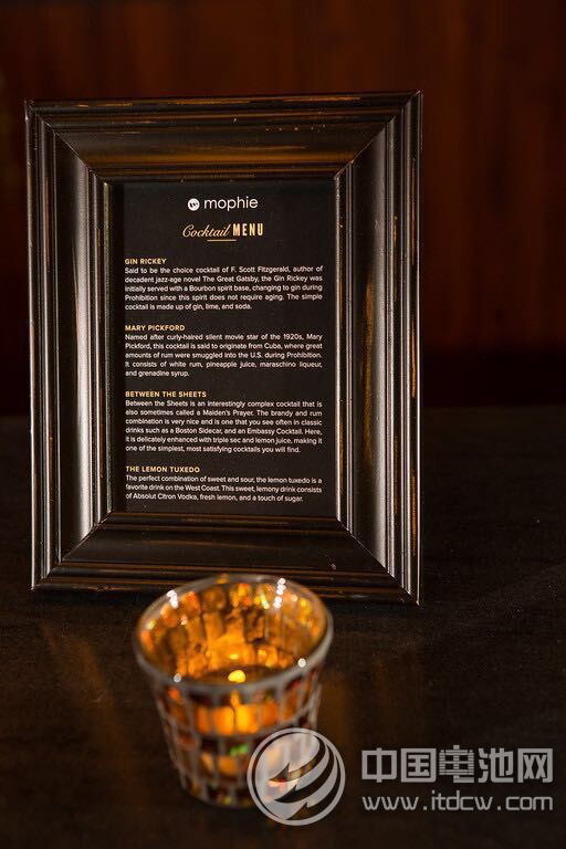 美國Mophie驚艷2015 CES  發布多款移動電源新品