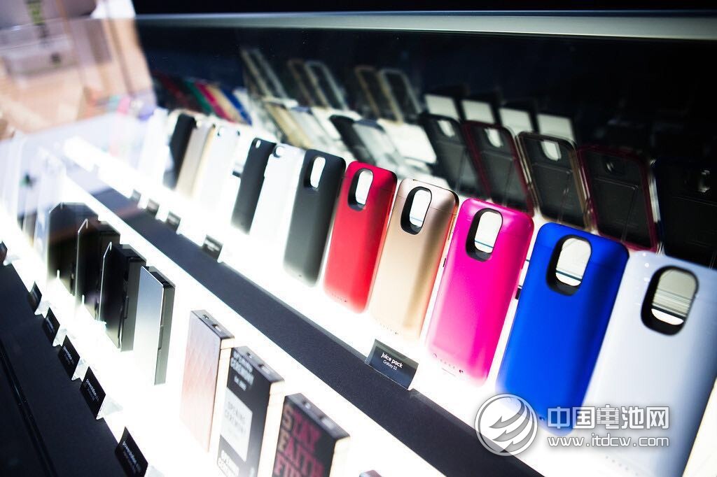 美國Mophie驚艷2015 CES 發布多款移動電源新品 美國Mophie驚艷2015 CES 發布多款移動電源新品