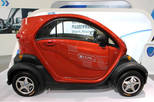 微米電動汽車搶眼山東車展 E28車型顛覆傳統工藝 微米電動汽車搶眼山東車展 E28車型顛覆傳統工藝