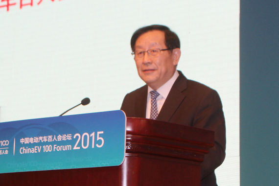 科學技術部部長萬鋼在論壇上發言