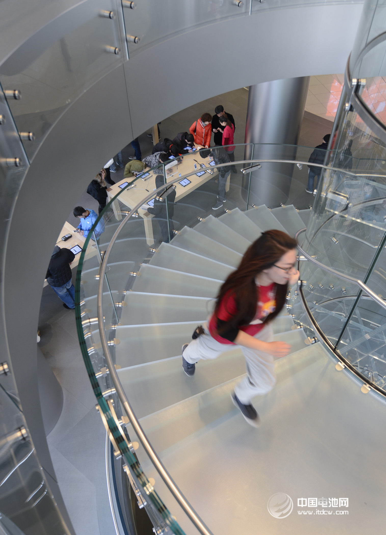 2014年四季度全球手機市場利潤三星僅占8% 蘋果包攬88%