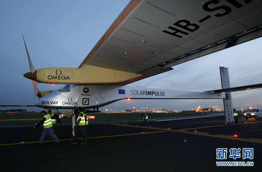 光伏行業(yè)再迎政策“紅包” 2015年投資規(guī)模323億元 光伏行業(yè)再迎政策“紅包” 2015年投資規(guī)模323億元