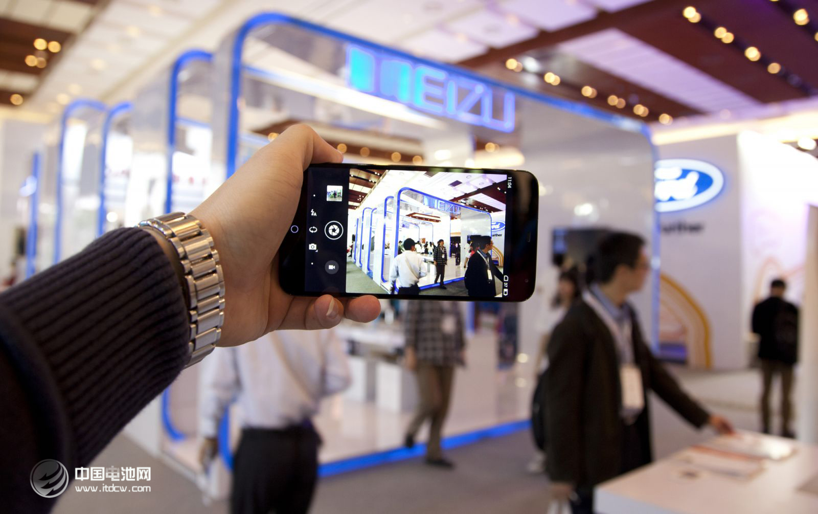 互聯(lián)網(wǎng)化是發(fā)展趨勢：基金繼續(xù)看好互聯(lián)網(wǎng)板塊