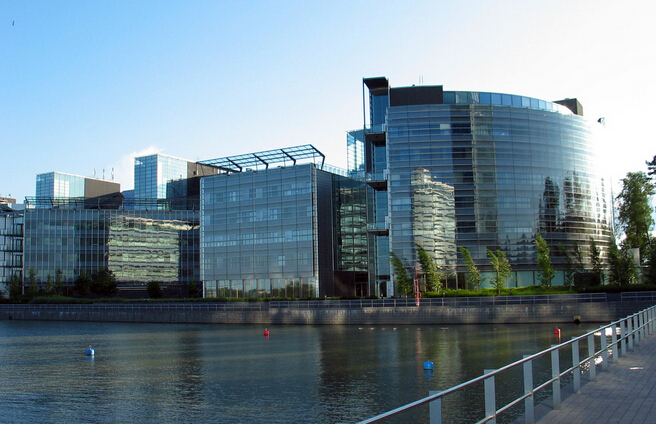 諾基亞的跌宕起伏:從高峰跌落引發芬蘭全國性危機 諾基亞的跌宕起伏:從高峰跌落引發芬蘭全國性危機