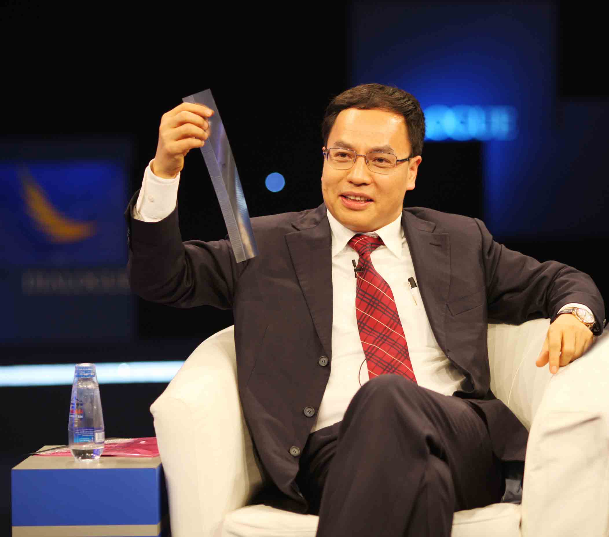 李河君辭任漢能薄膜發電董事會主席 副總裁接任 李河君辭任漢能薄膜發電董事會主席 副總裁接任